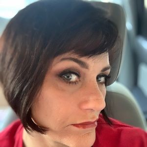 Meet your Posher, Jeannette